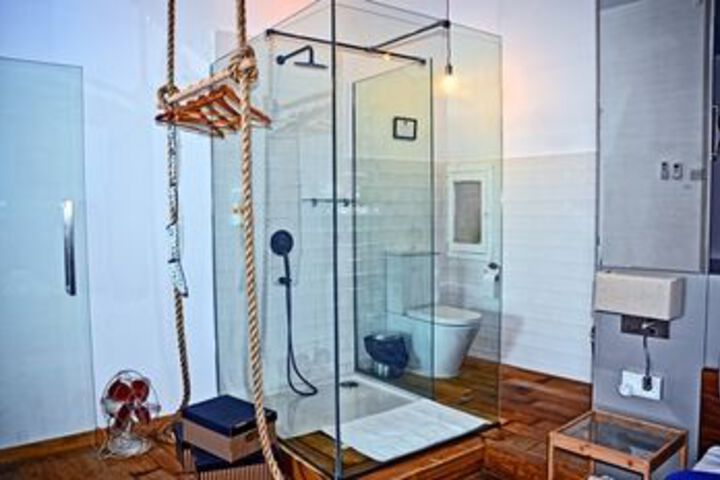 Room 6 of 26
