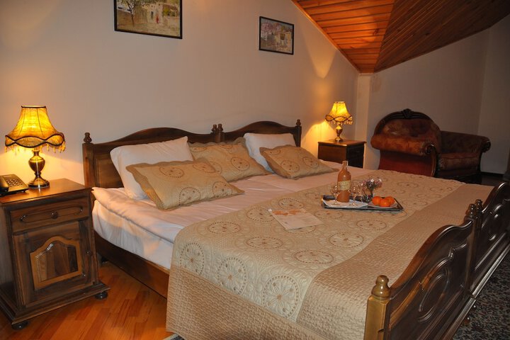 Room 7 of 31