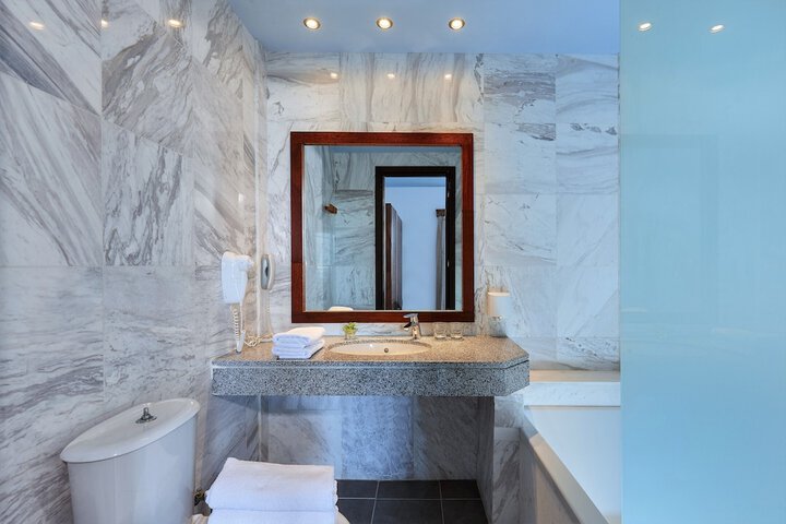 Bathroom Interior Photo