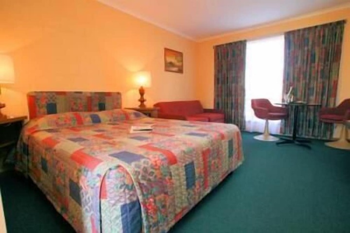 Room 3 of 25