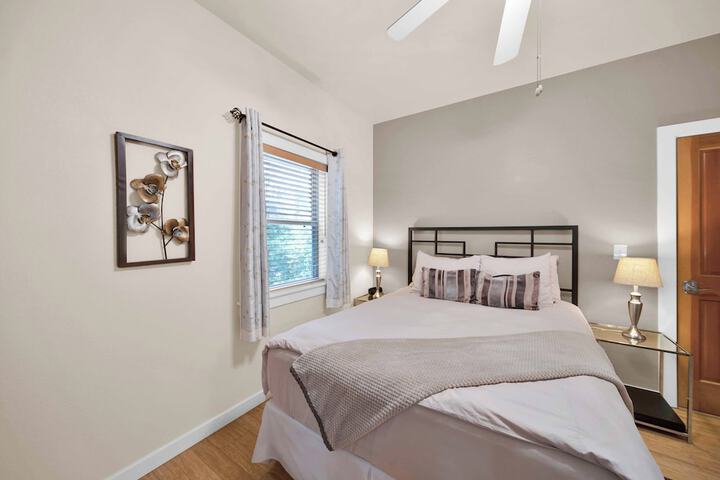 Room 28 of 172