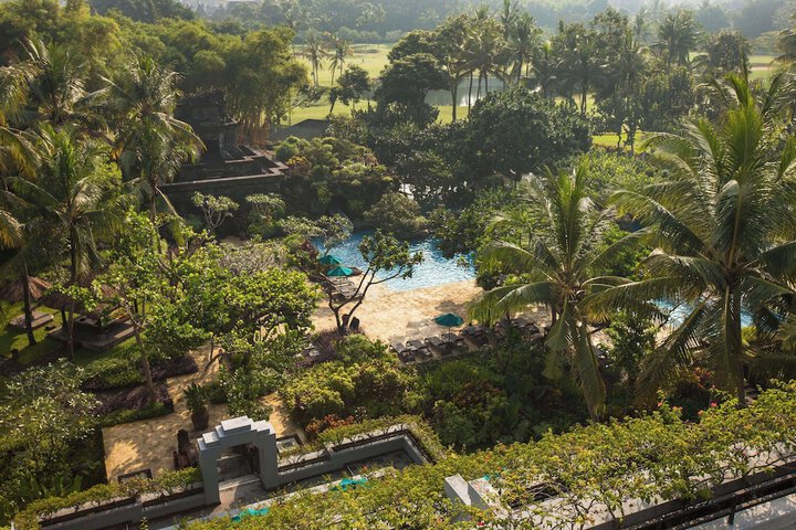 Hotel Pool
