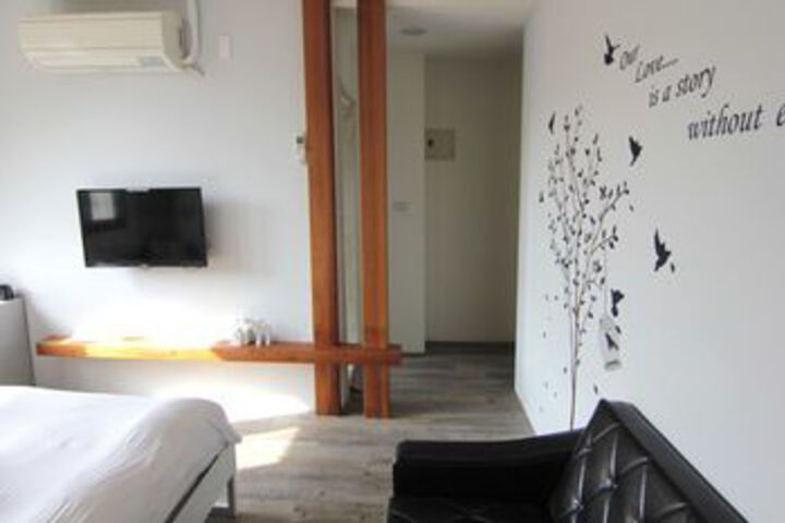Room 21 of 37