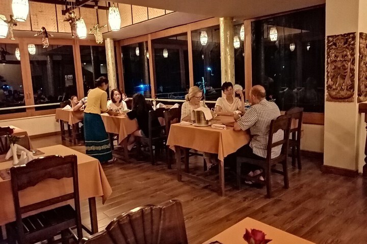 Dining 30 of 54