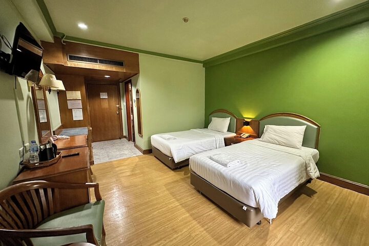 Room 22 of 40