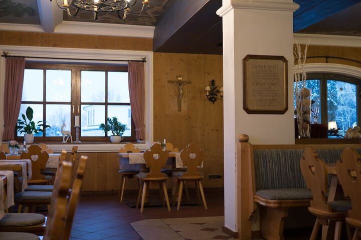 Dining 55 of 74
