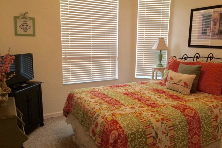 Room 4 of 43