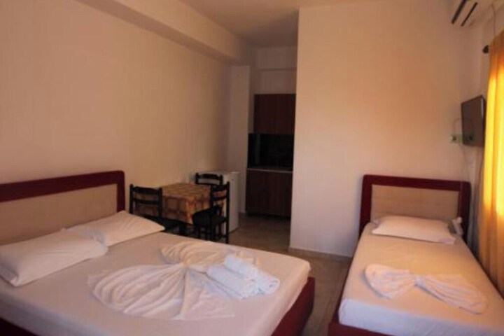 Room 28 of 48