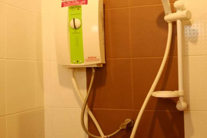 Room 2 of 25