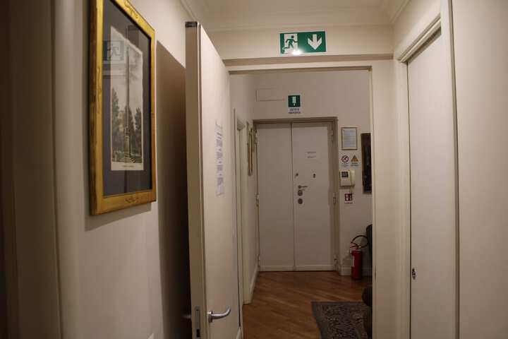 Ballroom/Hall 27 of 32