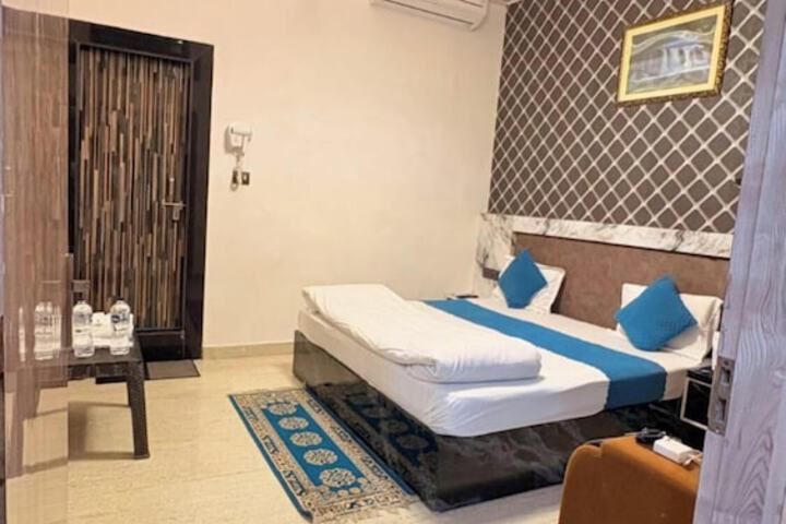 Room 2 of 29