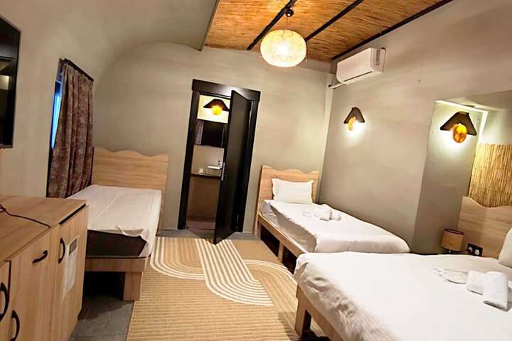 Room 44 of 78