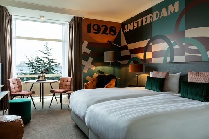 Room 8 of 76