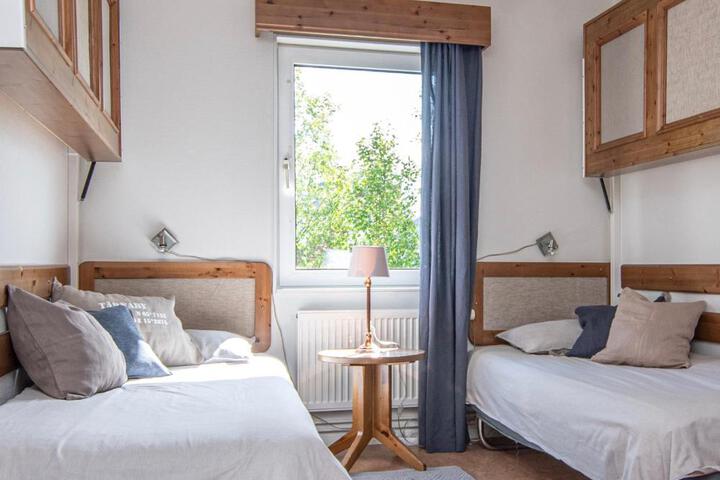 General 6 of 26