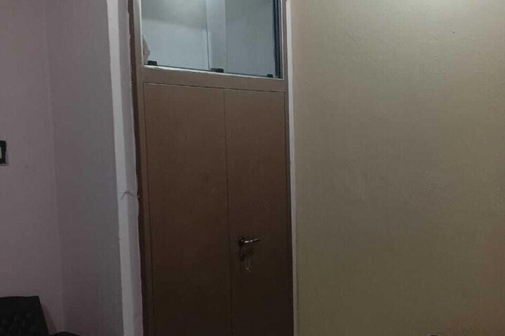 Room 11 of 24
