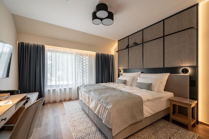 Room 8 of 53