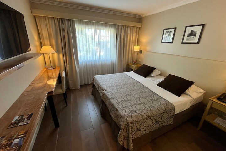 Room 4 of 46