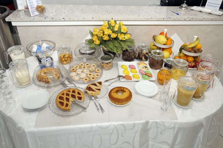 Breakfast/Coffee Service 40 of 51