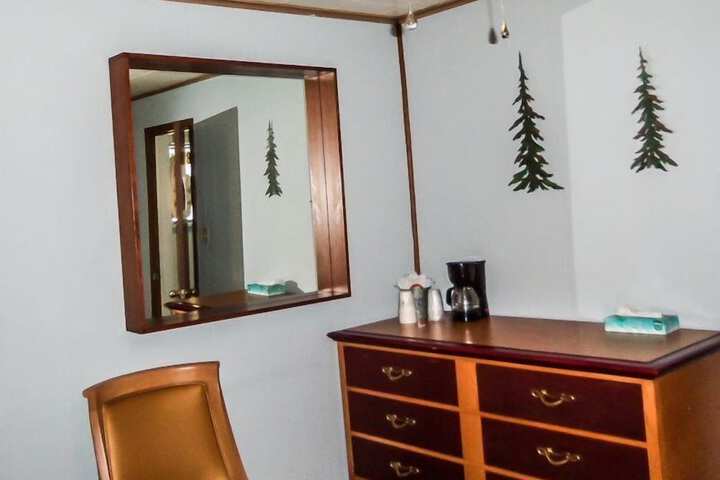 Room 26 of 83