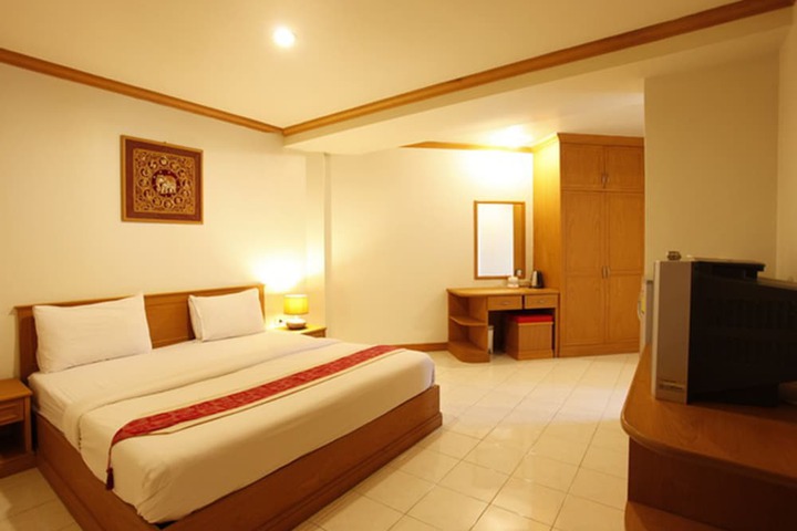 Room 9 of 55