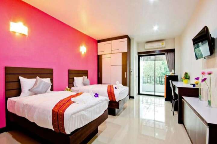 Room 5 of 37