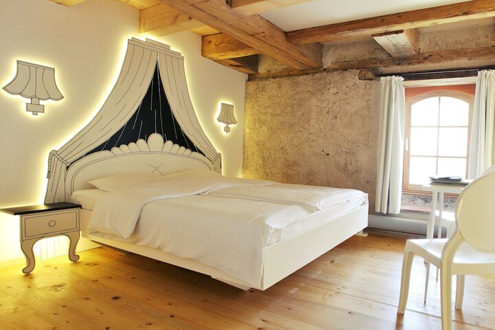 Room 7 of 70