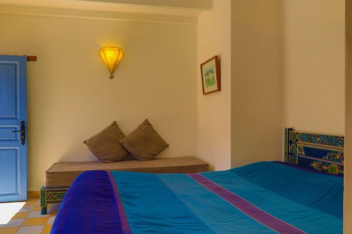 Room 51 of 266