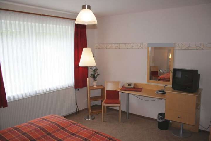 Room 4 of 23