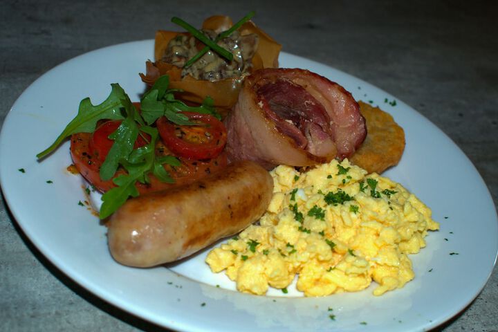 Breakfast/Coffee Service 26 of 33
