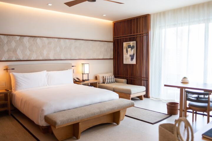 Room 18 of 180