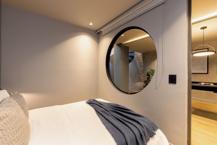 Room 27 of 199