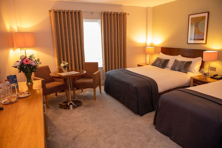 Room 4 of 32