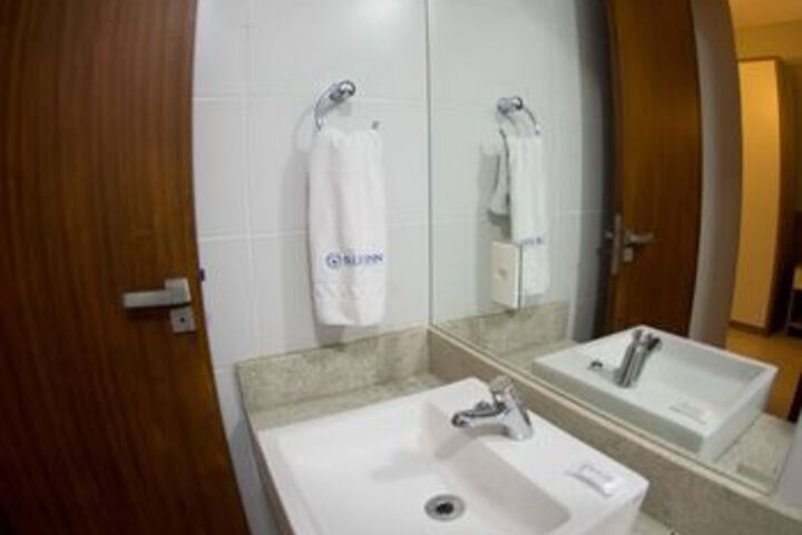Room 6 of 26