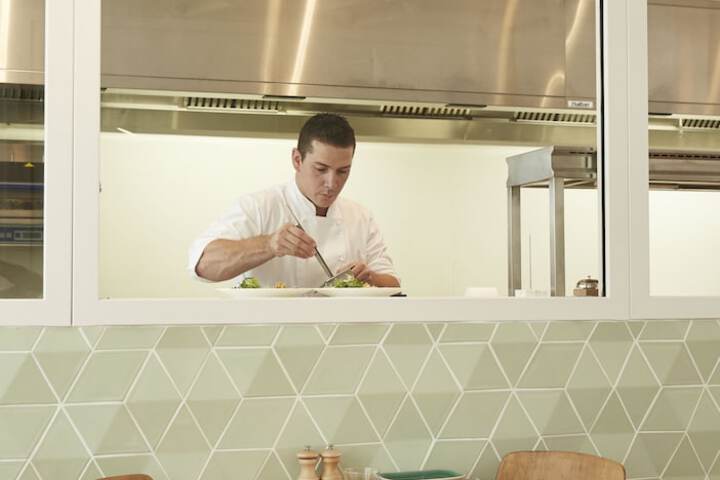 Dining 33 of 62