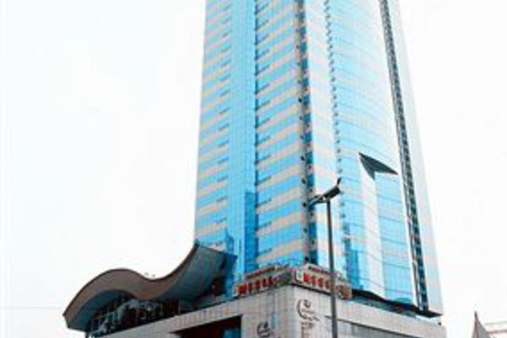 Universal House Grand Romance Hotel