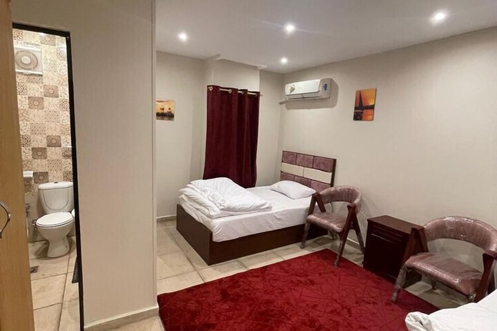 Room 10 of 22