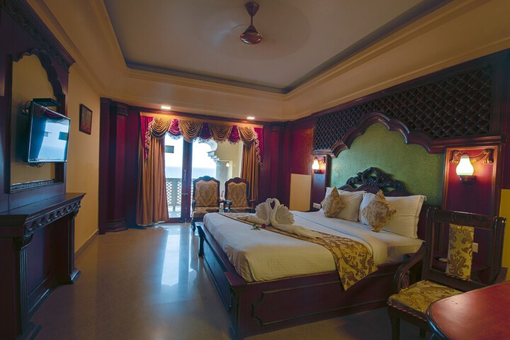 Room 9 of 21