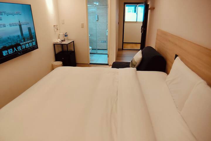 Room 27 of 51