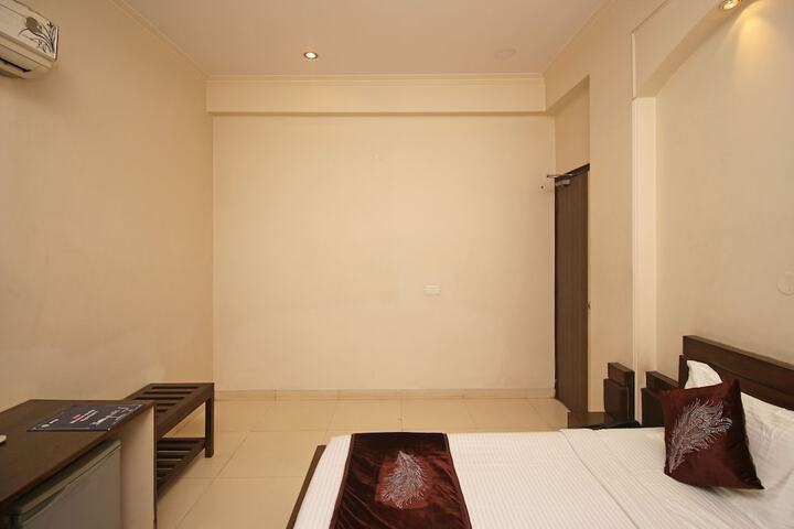 Room 5 of 14