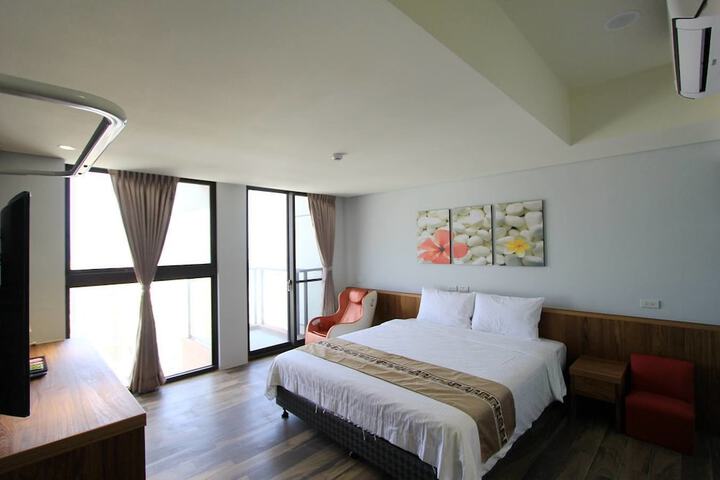 Room 12 of 62