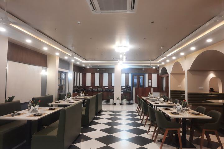 Dining 18 of 26