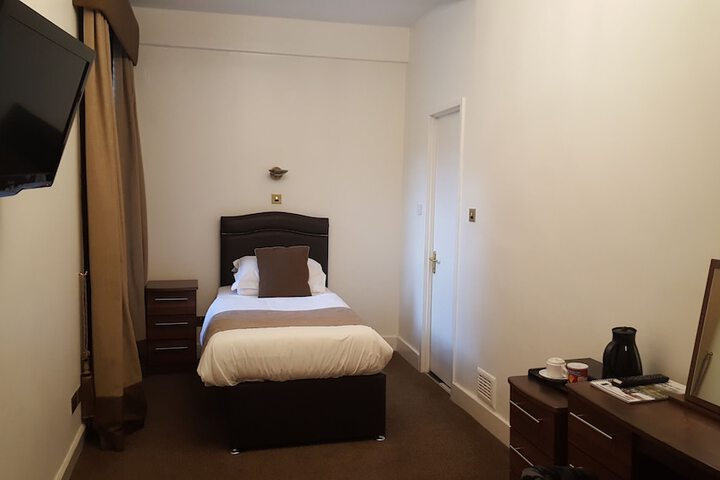 Room 17 of 79