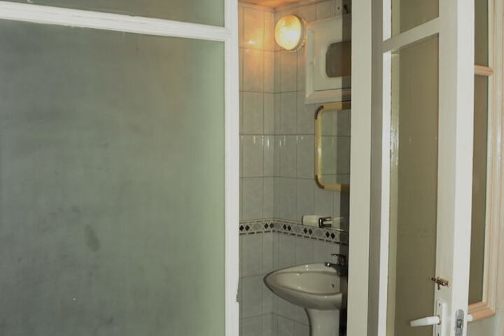 Room 5 of 14