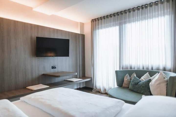 Room 8 of 56