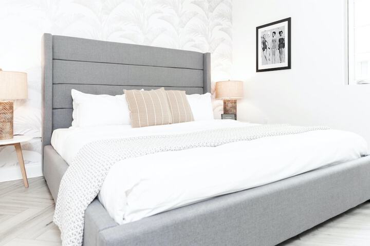 Deluxe King Bed Balcony (3 of 70)