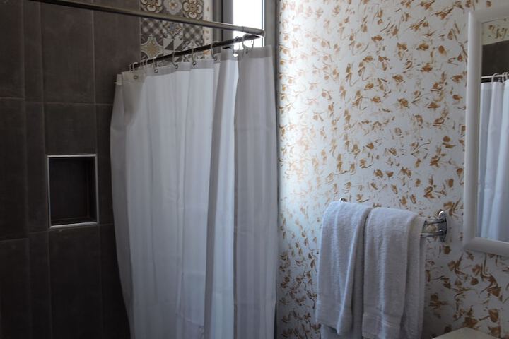 Room 37 of 68