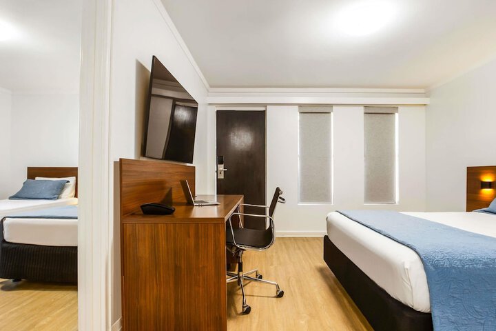 Room 6 of 65