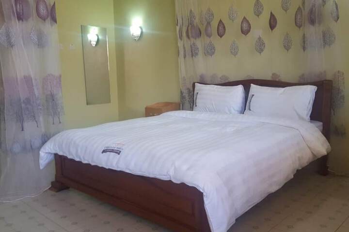 Esstana Hotel
