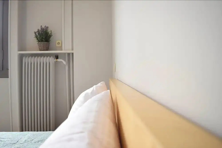 Room 2 of 11