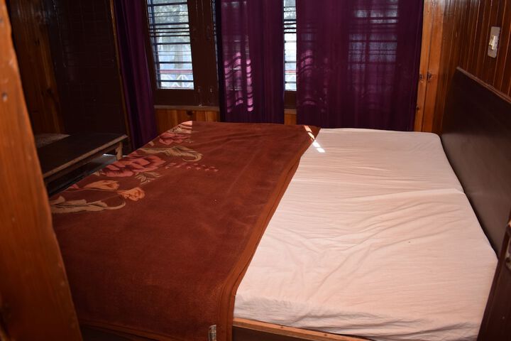 Room 3 of 16